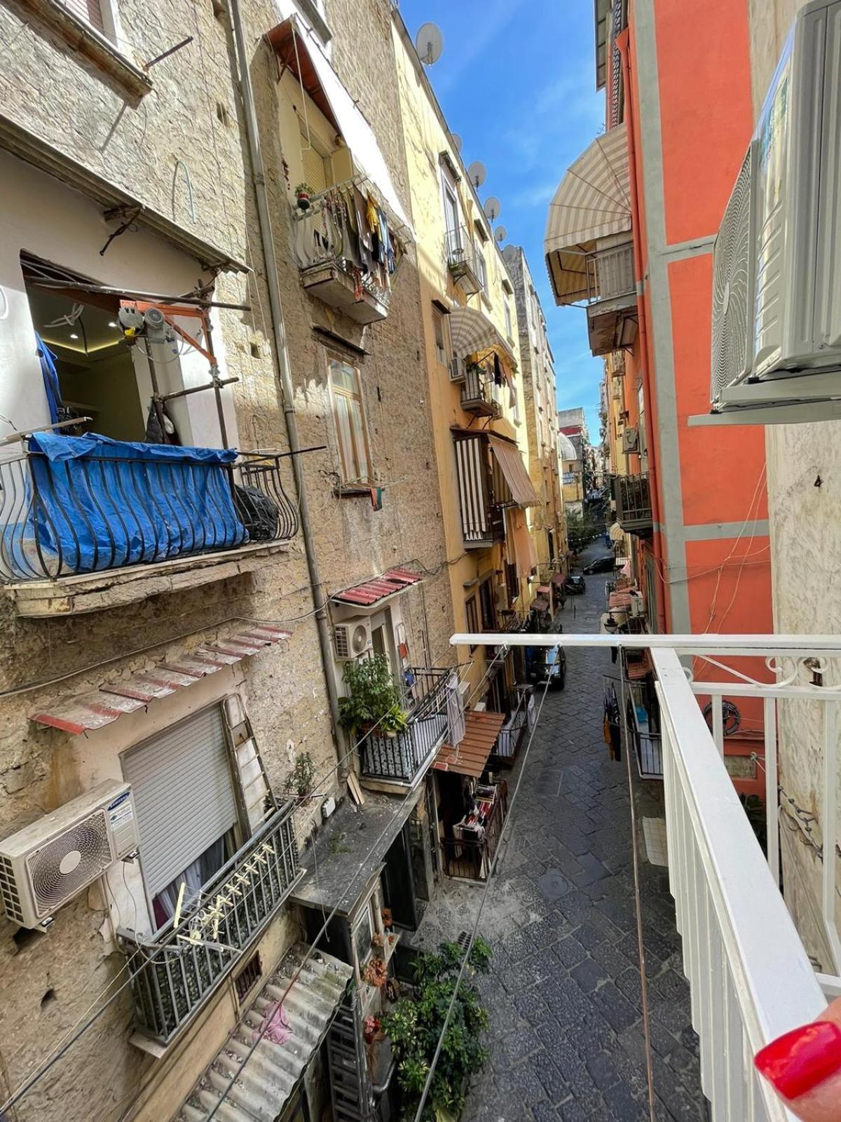 Bed and Breakfast Domus Carmela à Naples Extérieur photo